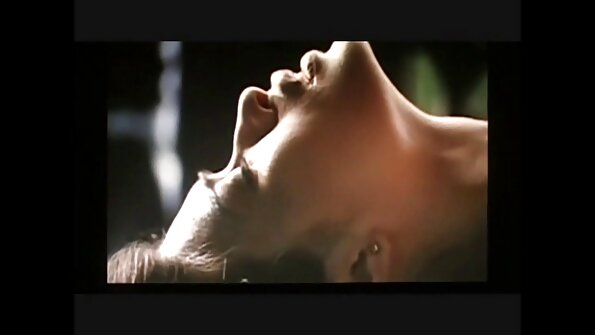 ไอ้จ้อนรักสำส่อนกำลังดูดและร่วมเพศ